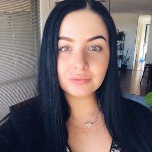 Meet your Posher, Shelly